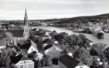 Domkirken og Tønsberg ca. 1950. (Postkortmotiv)