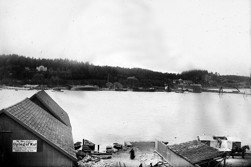 Fagerheim og Kaldnes rundt 1900. Fagerheim verft er lagt ned, Kaldnes mekaniske tar over. (Ansgar Th. Larsen. Utlånt av Slottsfjellsmuseet) 