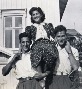 Frank, Frida og Elias Sachnowitz på Gjein i Stokke. 