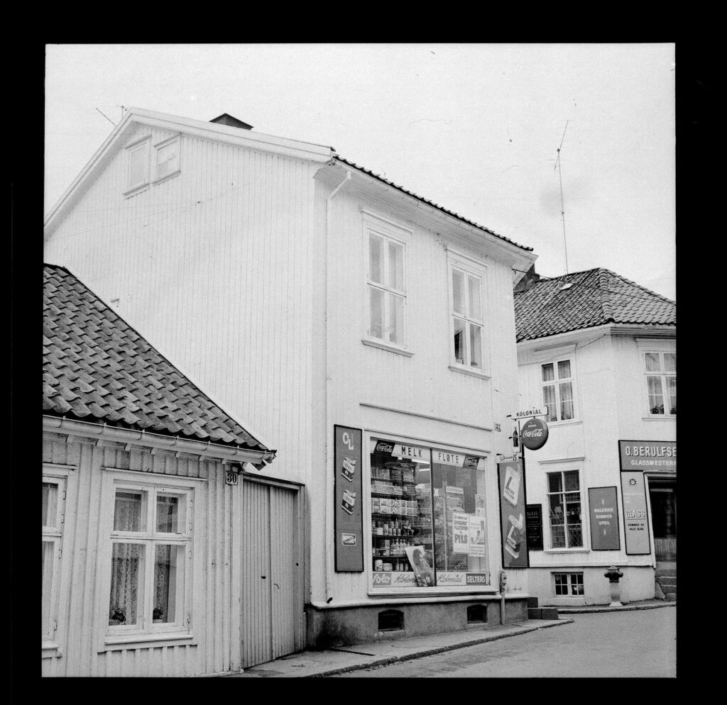 Øvre Langgate 30 og 32 i Tønsberg 1968.